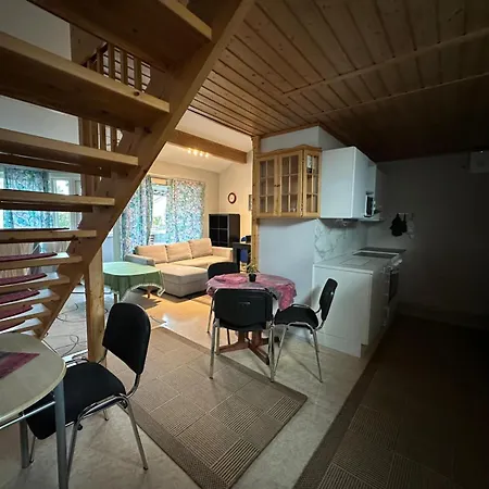 Fin Og Sentralt For En Stor Familie