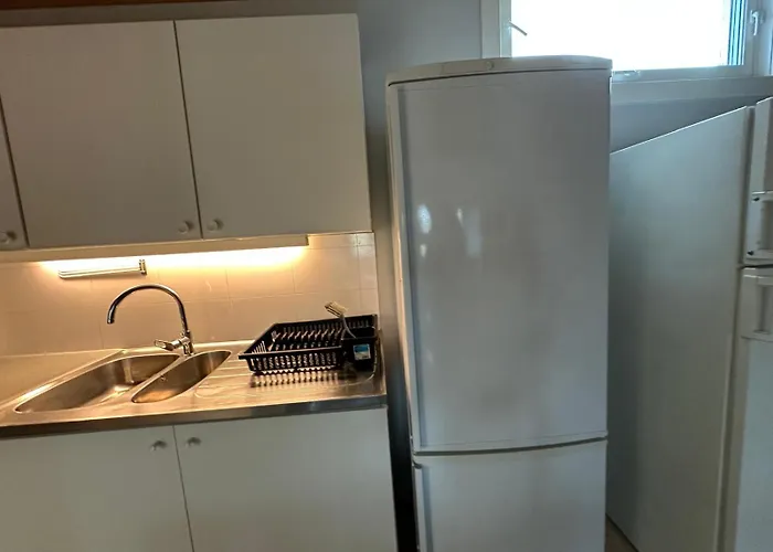 Fin Og Sentralt For En Stor Familie 오슬로
