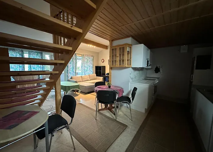 Fin Og Sentralt For En Stor Familie