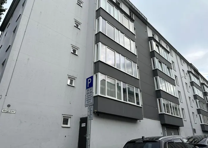 Fin Og Sentralt For En Stor Familie *